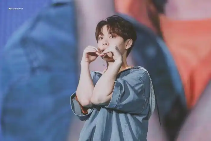 尤长靖尤老师花式比心