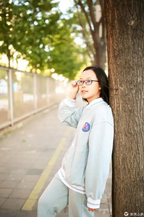 【校服标志】本次拍摄属于计划拍摄的一部分,摄影偏向拍北京的大学