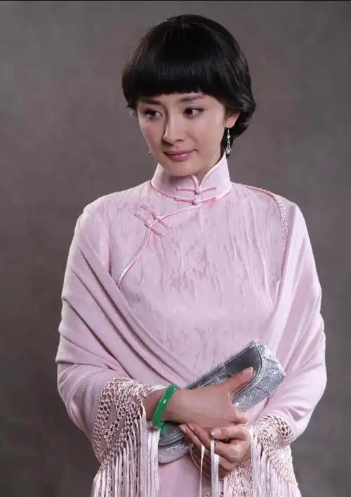 9位女明星旗袍照合集,杨幂最丑,最后一位最美