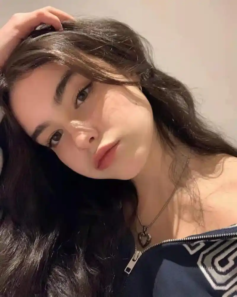 instagram美女laura日常自拍