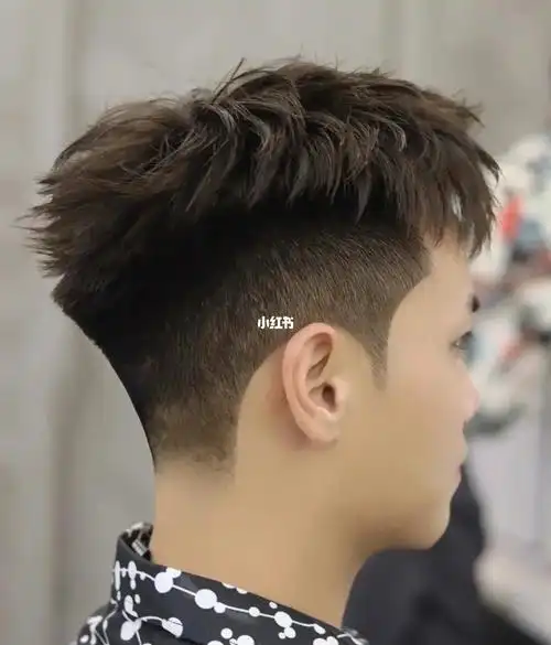 好看,好打理,立体感强,小哥哥必备的一款#男士发型参考三七碎盖#三明