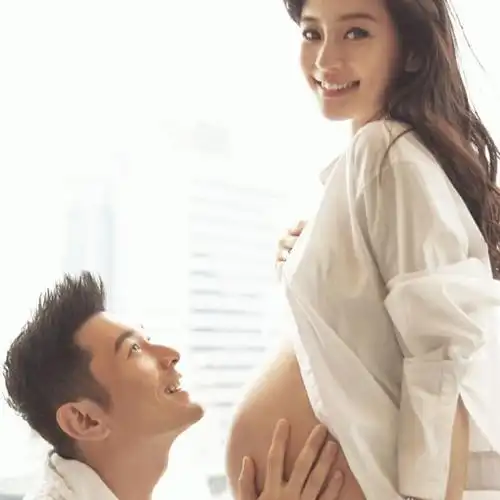 ◢ 小海绵正脸照流出! 小嘴微微张开, 黄晓明第一反应竟然这样说他!