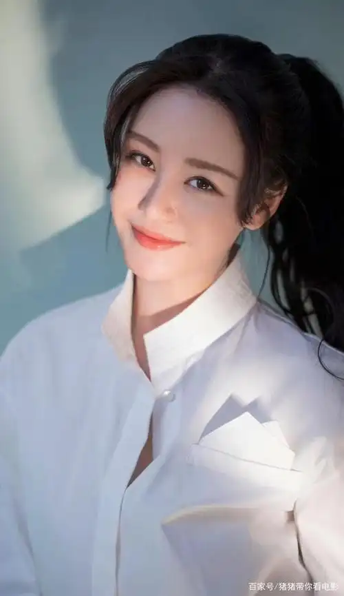 邱意浓:面若桃花,千娇百媚