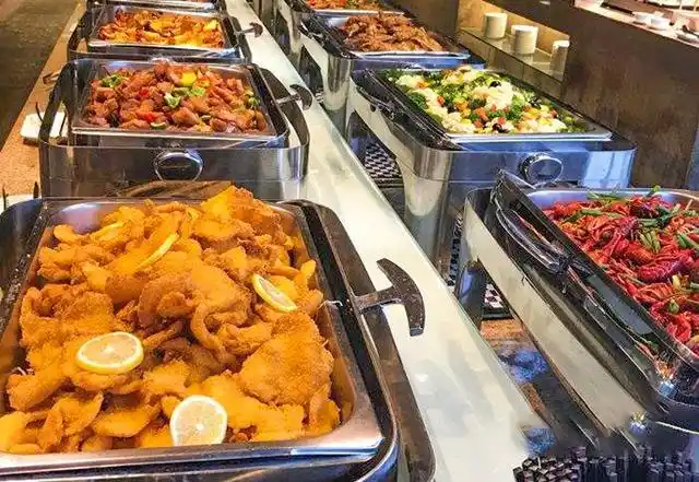 吃自助餐,这3种隐形的贵菜,一般人都不会拿,老板再边上偷乐