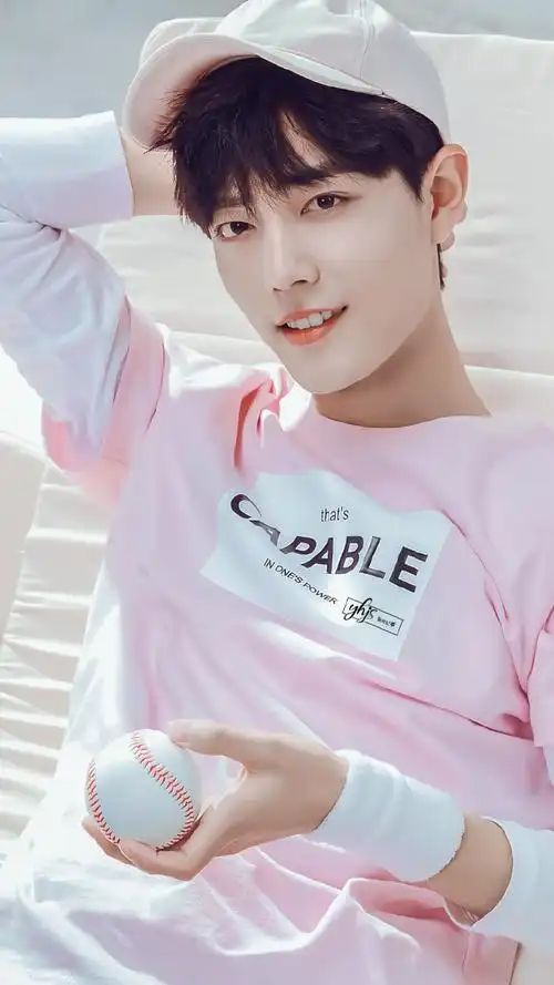 肖战超话#肖战##肖战我喜欢你#我喜欢的男孩治愈微笑,人间理想,星辰