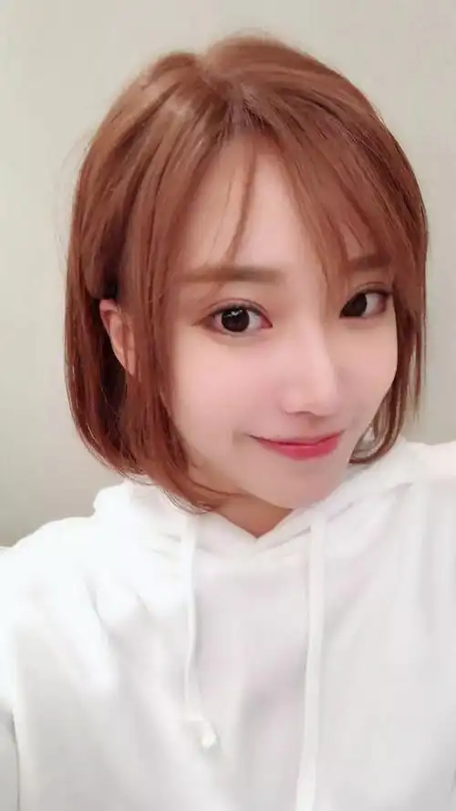 曾经的斗鱼最美女主播回家了