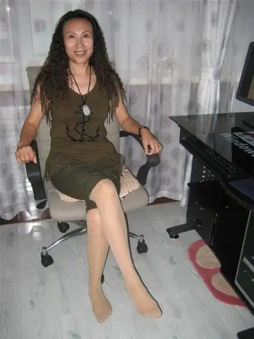 【转载】素颜也倾城【379】-------------- 老有风韵的熟女