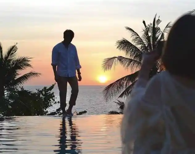 而艾伦的社交平台也不止一次晒过和女朋友的近况了,11月8日,艾伦再