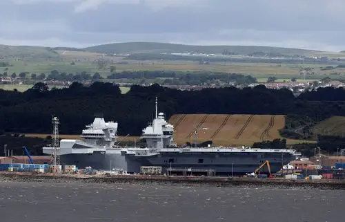 搭载f35的英国伊丽莎白女王号航母出海试航,内部豪华如同邮轮