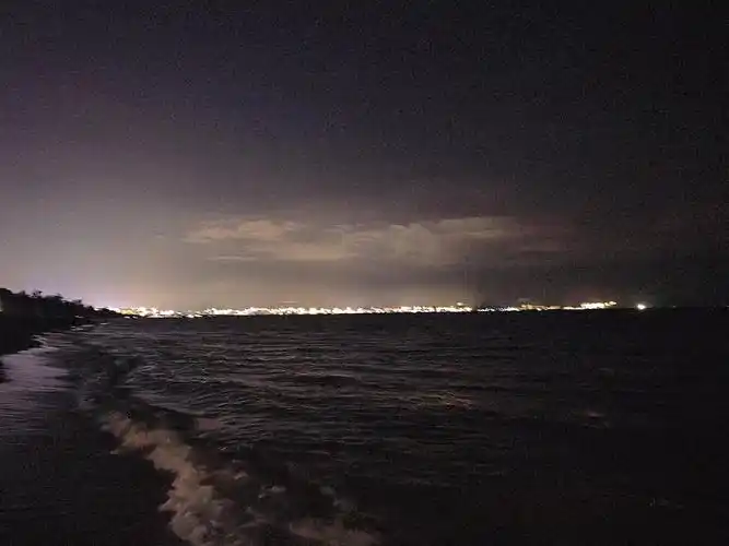 夜晚的海是温柔的