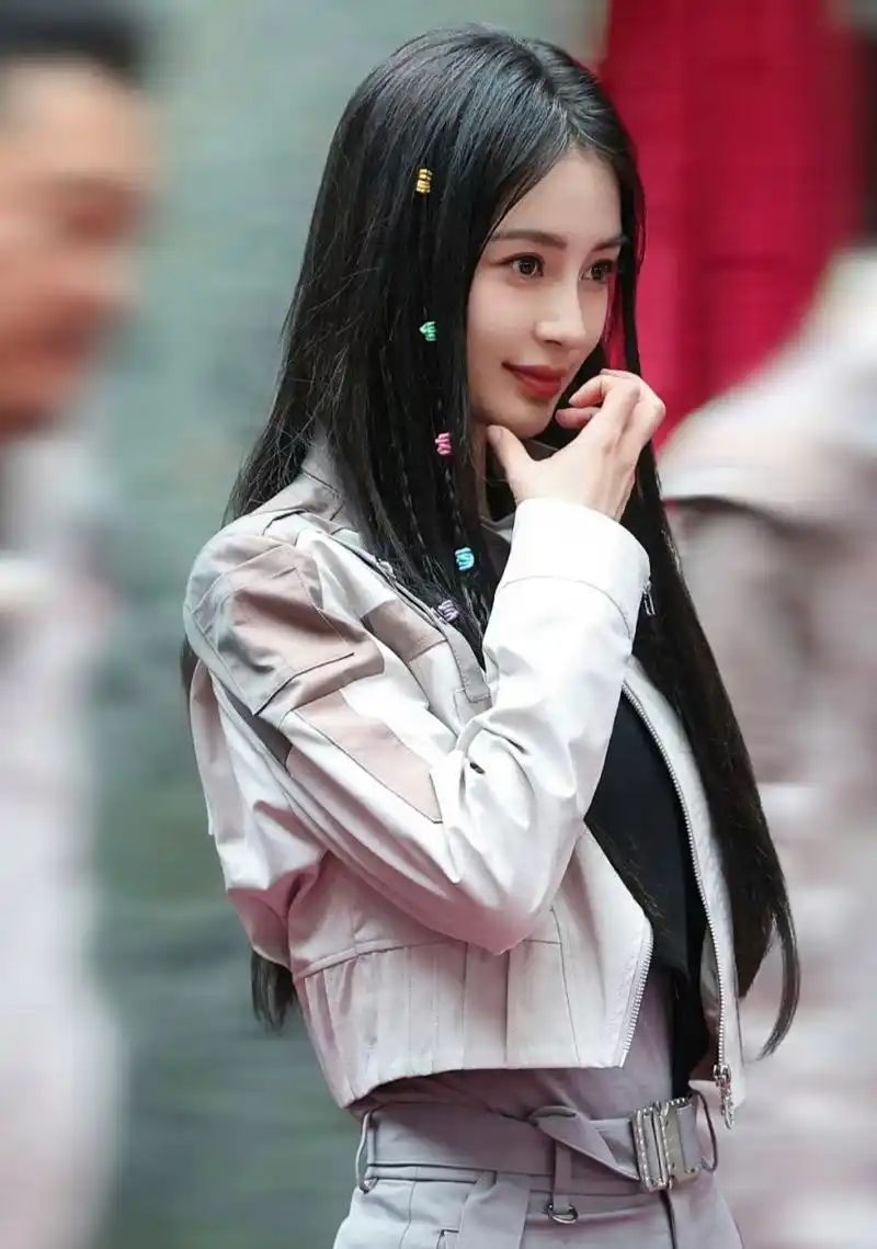 angelababy奔跑吧第十一季马上开播,录制现场的她还是