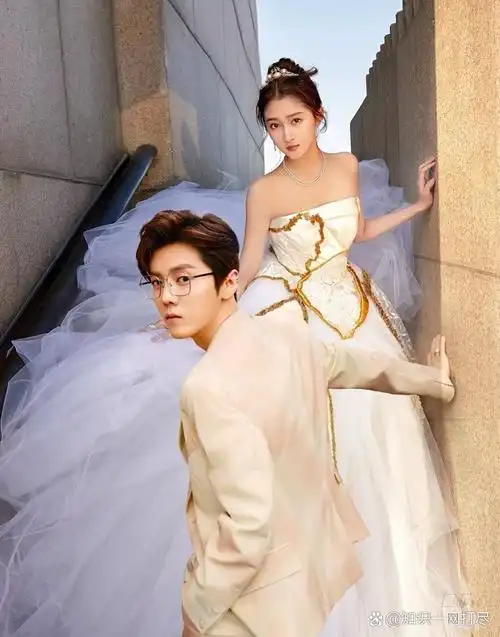 鹿晗关晓彤被曝已领证  一个虚假的消息称关晓彤和鹿晗已经领取了结婚