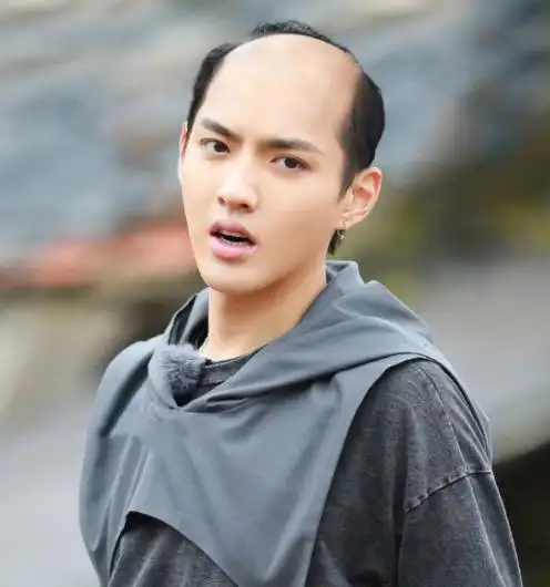 男神变成秃头地中海了你还爱吗,没头发的杨洋简直是