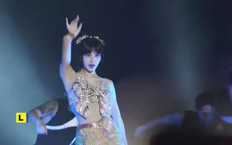 lisa solo blackpink全球巡演泰国站 lalisa & money 钢管舞