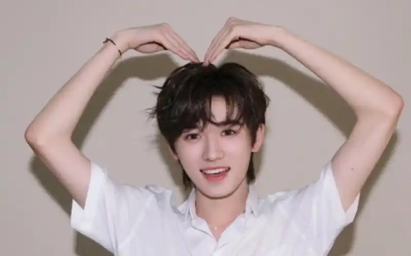 【宋亚轩】比心