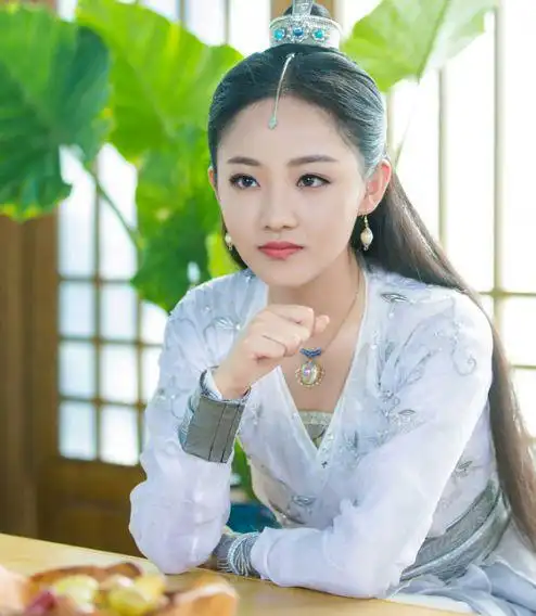 她是凤囚凰里面的小丫头,网友称:吴佳怡可爱个性到不行_网易订阅