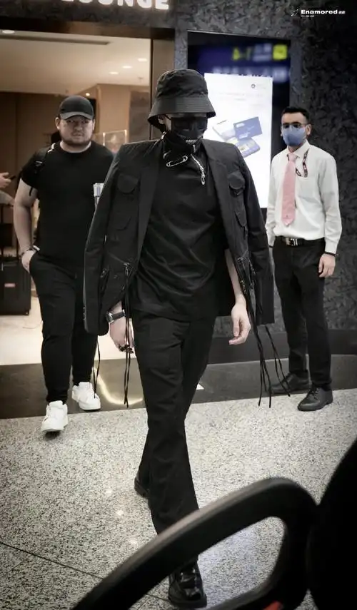 天!雷坤的眼神真的凶大哥真的帅!#蔡徐坤