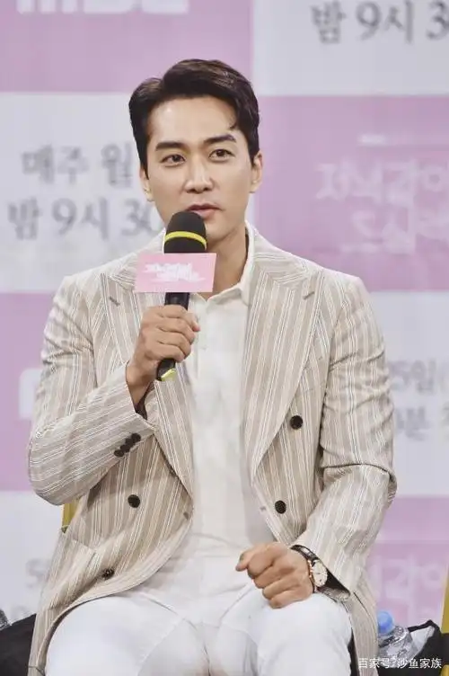 韩剧《一起吃晚餐吗》开播,宋承宪徐智慧带你感受浪漫