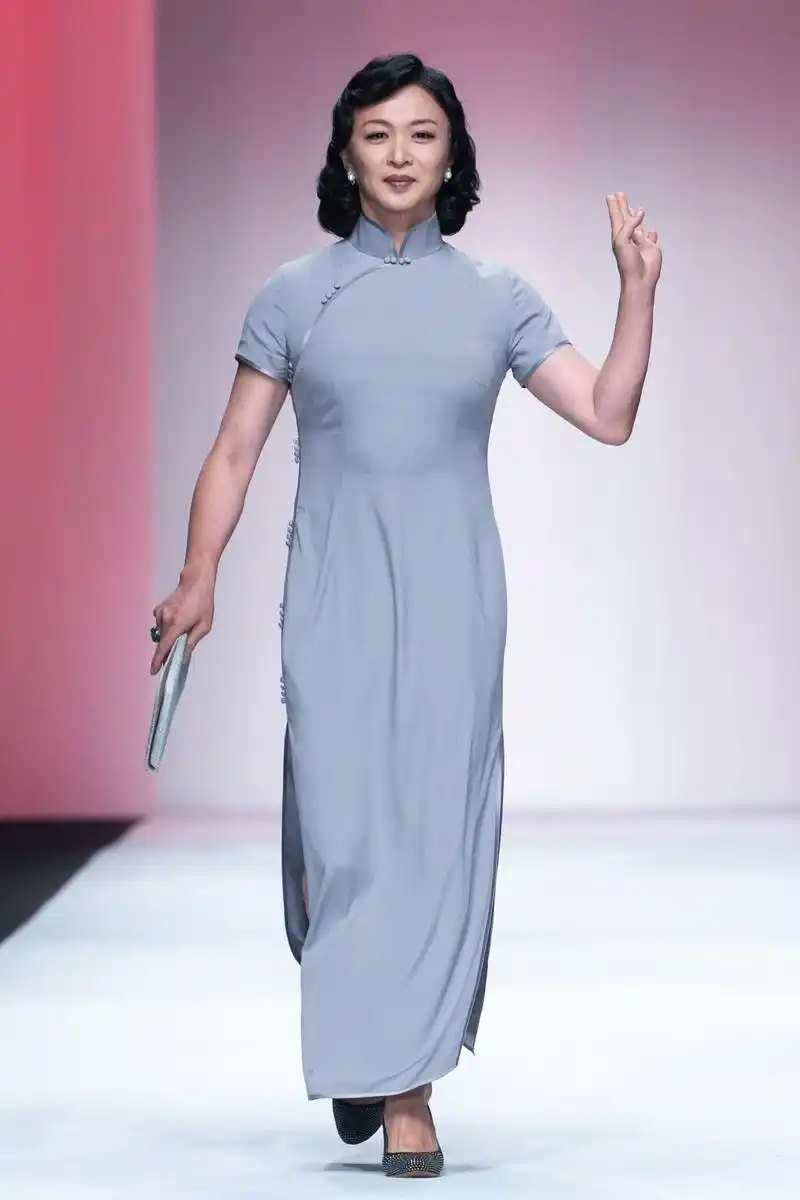 时装周惊现"黑科技"戳这里,"金大班"金星旗袍漂亮极了