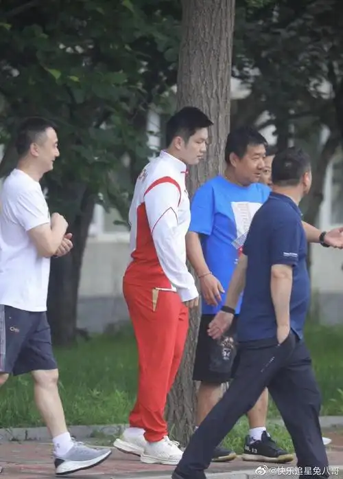 说起翘臀 这不 又来了 看了大.