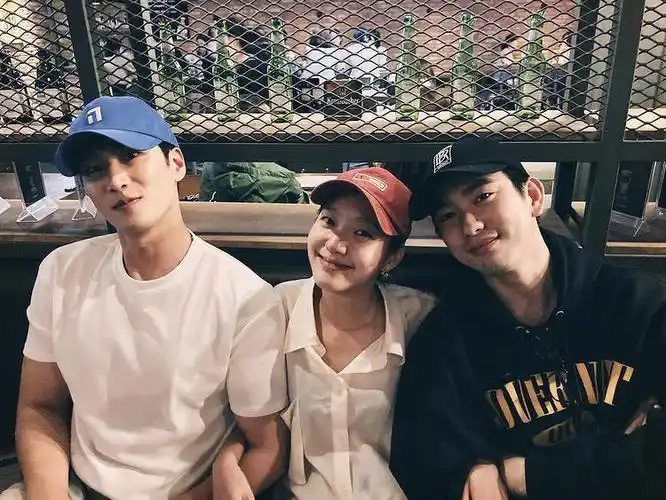 一起合照好和谐哦#柔美的细胞君  #ins  #金高银  #安普贤  #朴珍荣