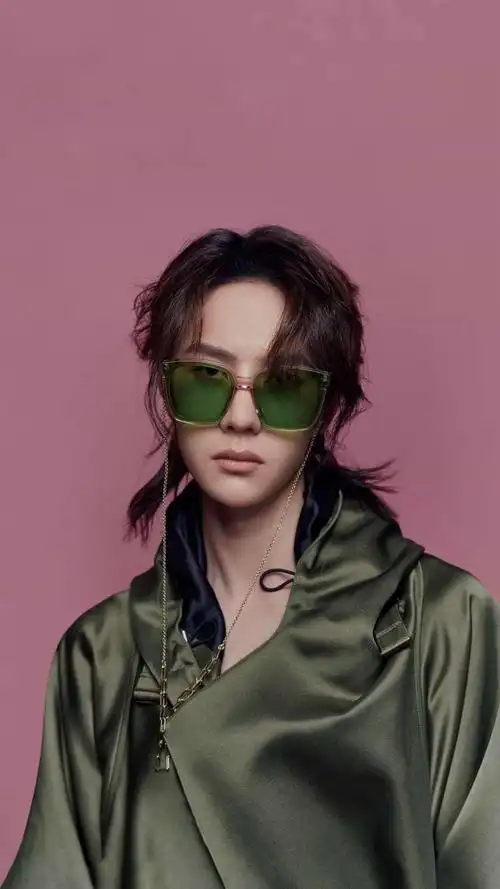 嘉人2020:王一博带来了全新的造型 - 高清视频在线观看 - 芒果tv