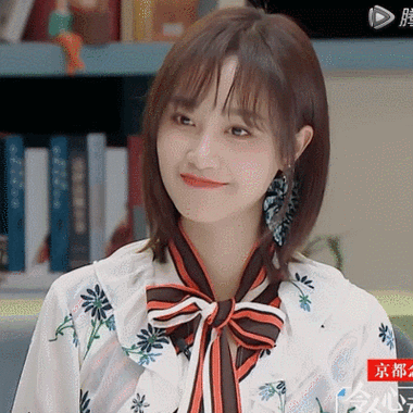 出炉的表情包快来get～93#蓝盈莹令人心动的offer##蓝盈莹松叶耳饰