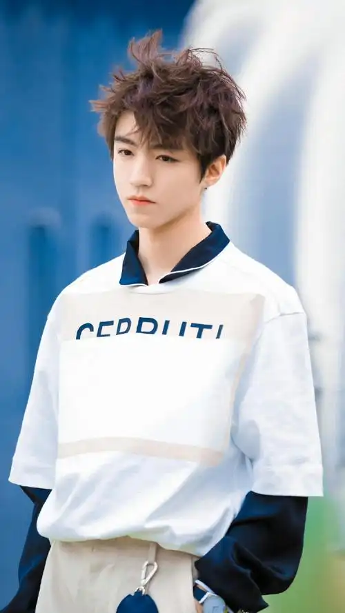 王俊凯夏季穿搭##王俊凯 德云社在逃编外捧哏