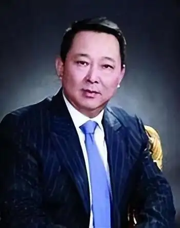 2015年四川土皇帝刘汉被执行死刑被拉进车里时满脸惊恐