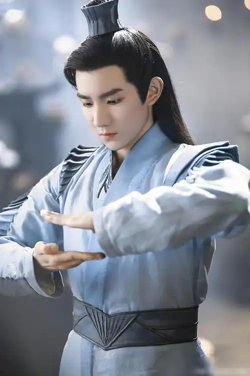 大主宰王源壁纸分享满分100分你给王源的古装扮相打几分