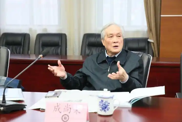 2019对话南京教育追梦人|南京市中华中学党委书记徐飞:让批判性思维