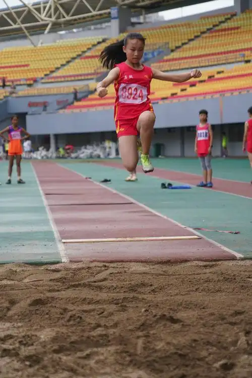 喜报:恭喜石鼓区蝉联衡阳市中小学田径运动会冠军