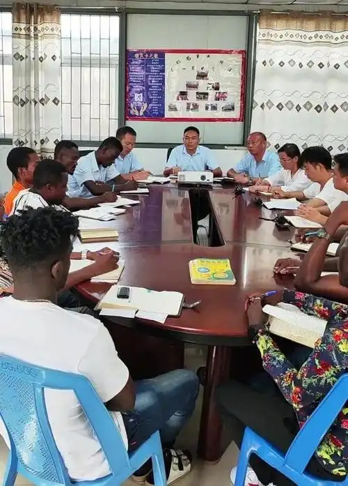 河南前首富给全球黑人做假发