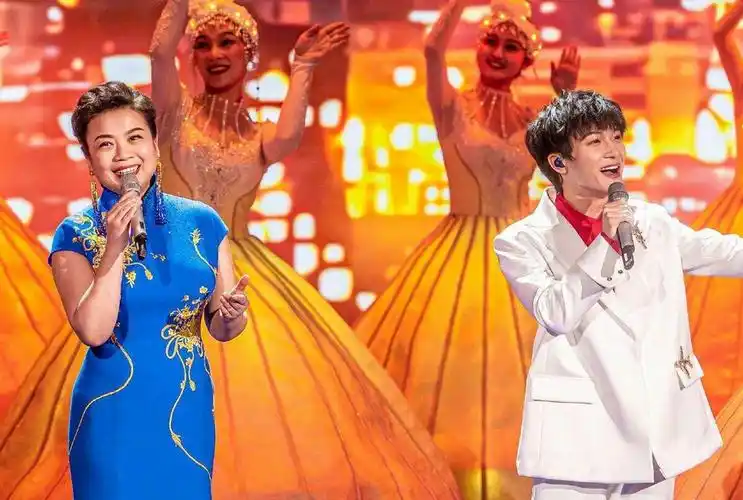 原创实力歌手周深被那英含泪抛弃开始7年的汗水没有白流