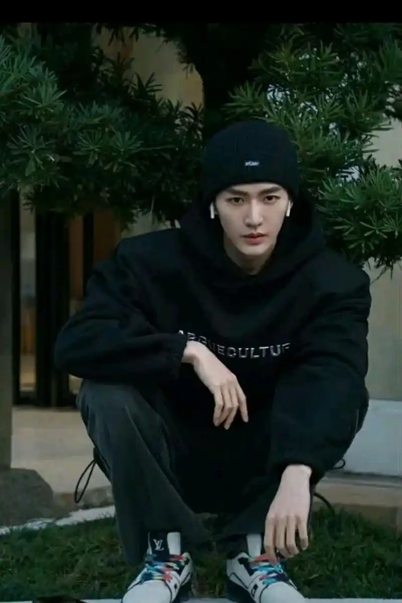 娱乐圈最近新火起来的这个男明星,邓为,真的好帅啊!