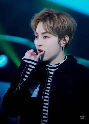 sm终于把小天一个一个放出来营业了,金钟大给大家带了一个好头, 本来