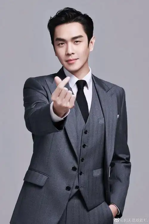 张若昀慵懒感大片