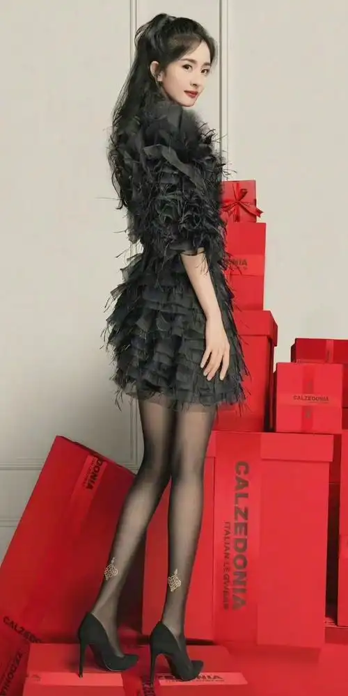 先说下杨幂的官方身高是166.