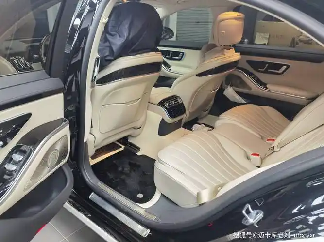 奔驰s400外观内饰升级新玩法,换迈巴赫中网,钢琴黑条纹桃木饰板_搜狐