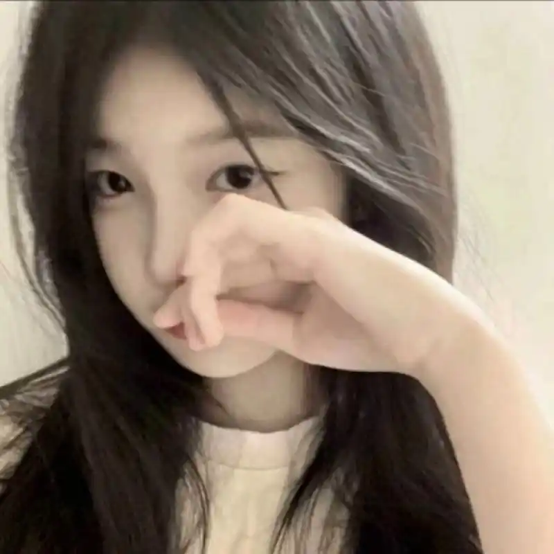 女生真人头像无水印