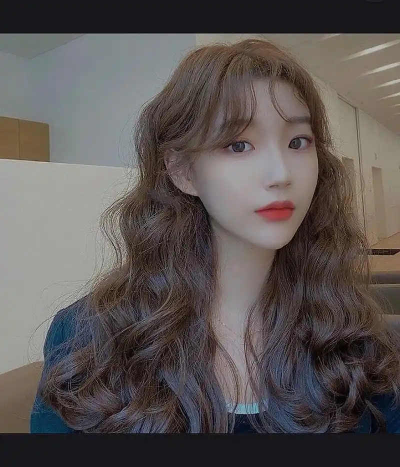 中长发女生不能错过的发型,超适合90后00后甜美减龄的蛋卷头,洋气又