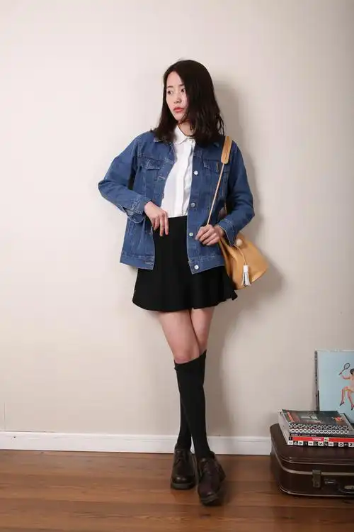 牛仔衣搭配短裙