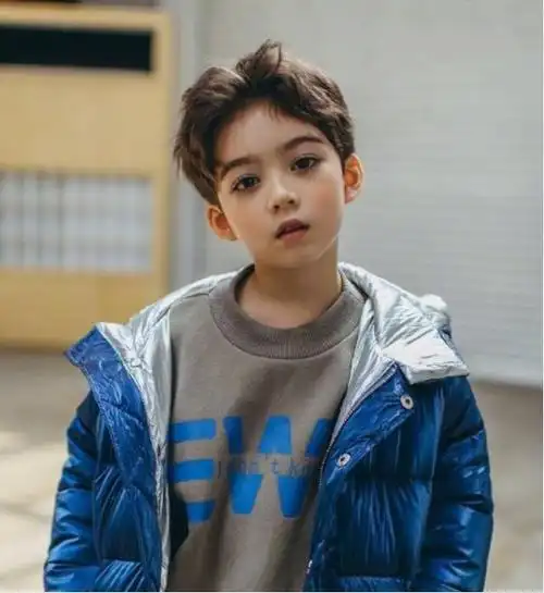 韩加混血精灵男孩p都不敢p成他这样实在是帅得太不真实了