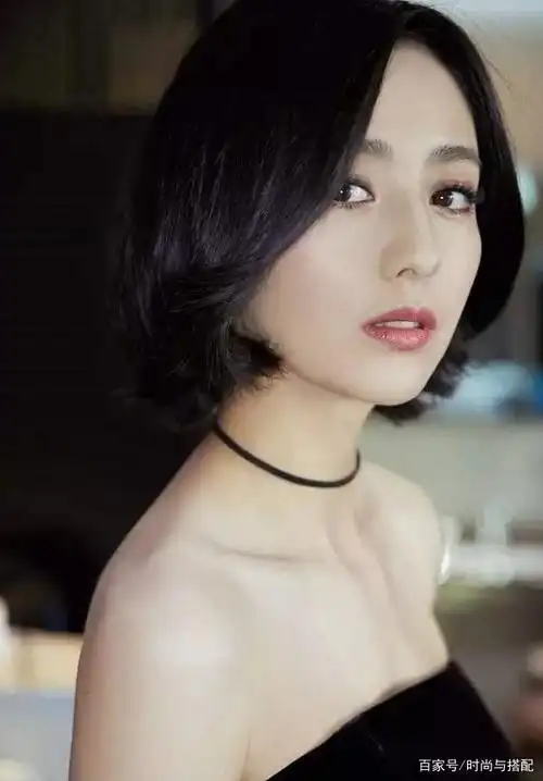 女星短发,赵丽颖甜美可爱, 越短越好看非最后一位莫属.