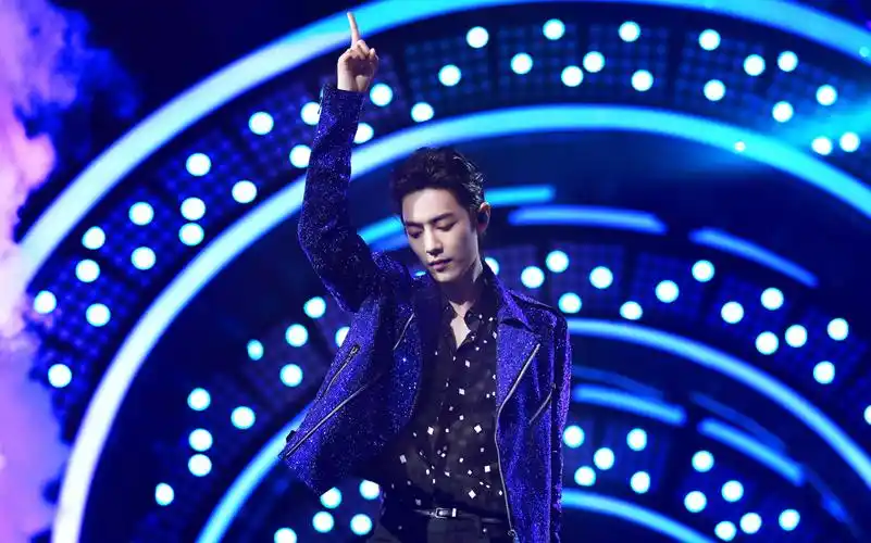 【肖战×我们的歌】《恼人的秋风》大背头顶胯帅炸我了!