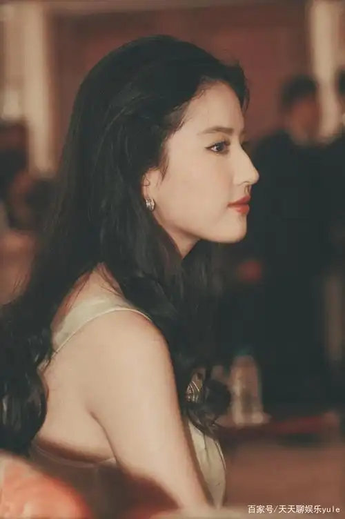 侧颜只服刘亦菲,完美的骨像,顶级侧颜.