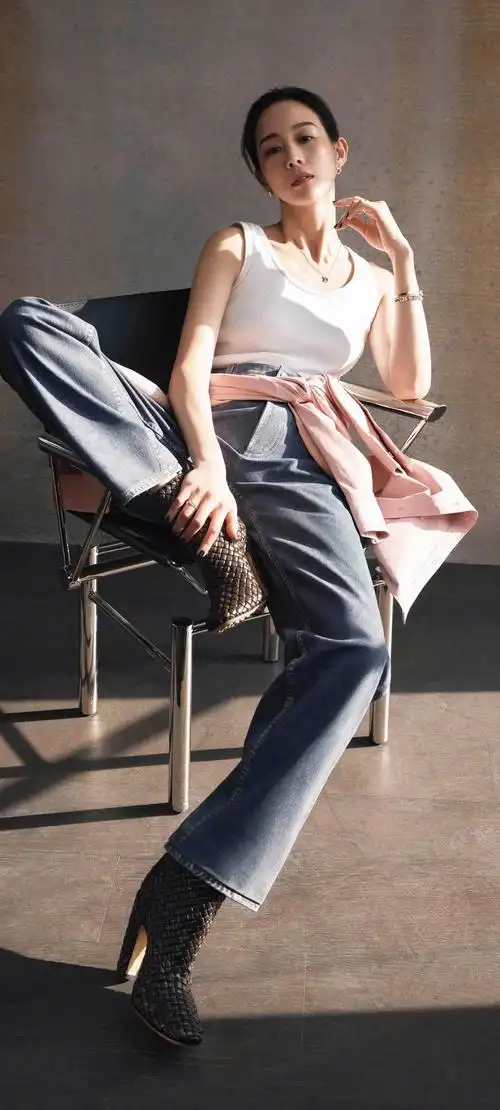 张钧甯清凉背心写真