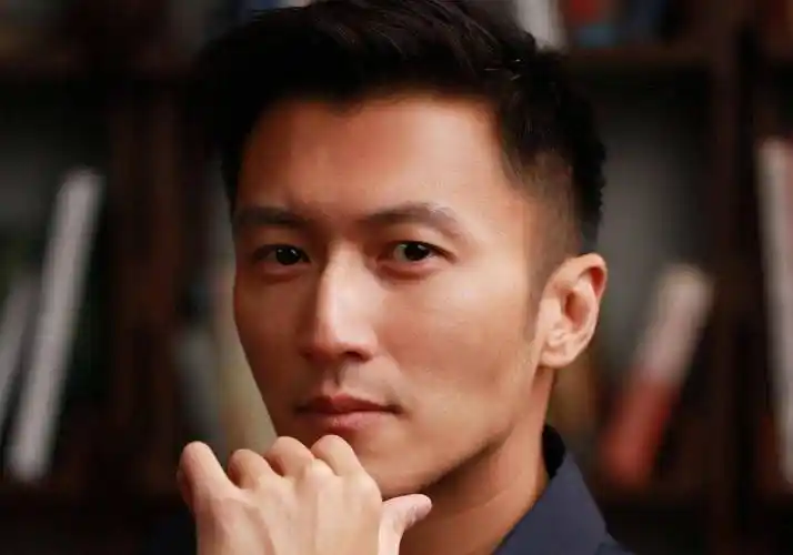 谢霆锋传奇:18年,一代"少年巨星"蜕变"商界巨子"_王菲助_公司_香港