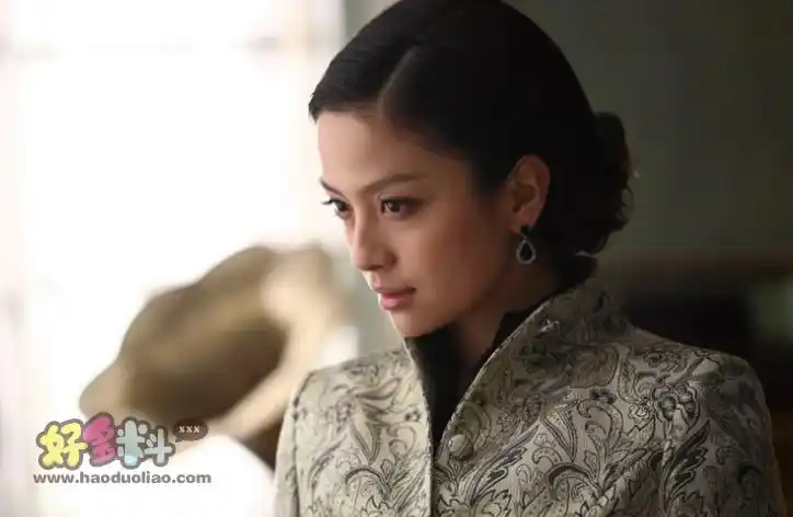 齐芳的老公到底是谁因与钟汉良饰演夫妻而遭到猜测