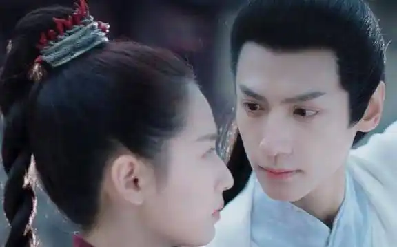 该剧的主演罗云熙陈钰琪,也被很多人期待,毕竟之前都有爆剧在手,但是